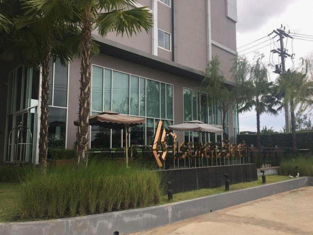 Chaisaeng Villa Singburi Extérieur photo