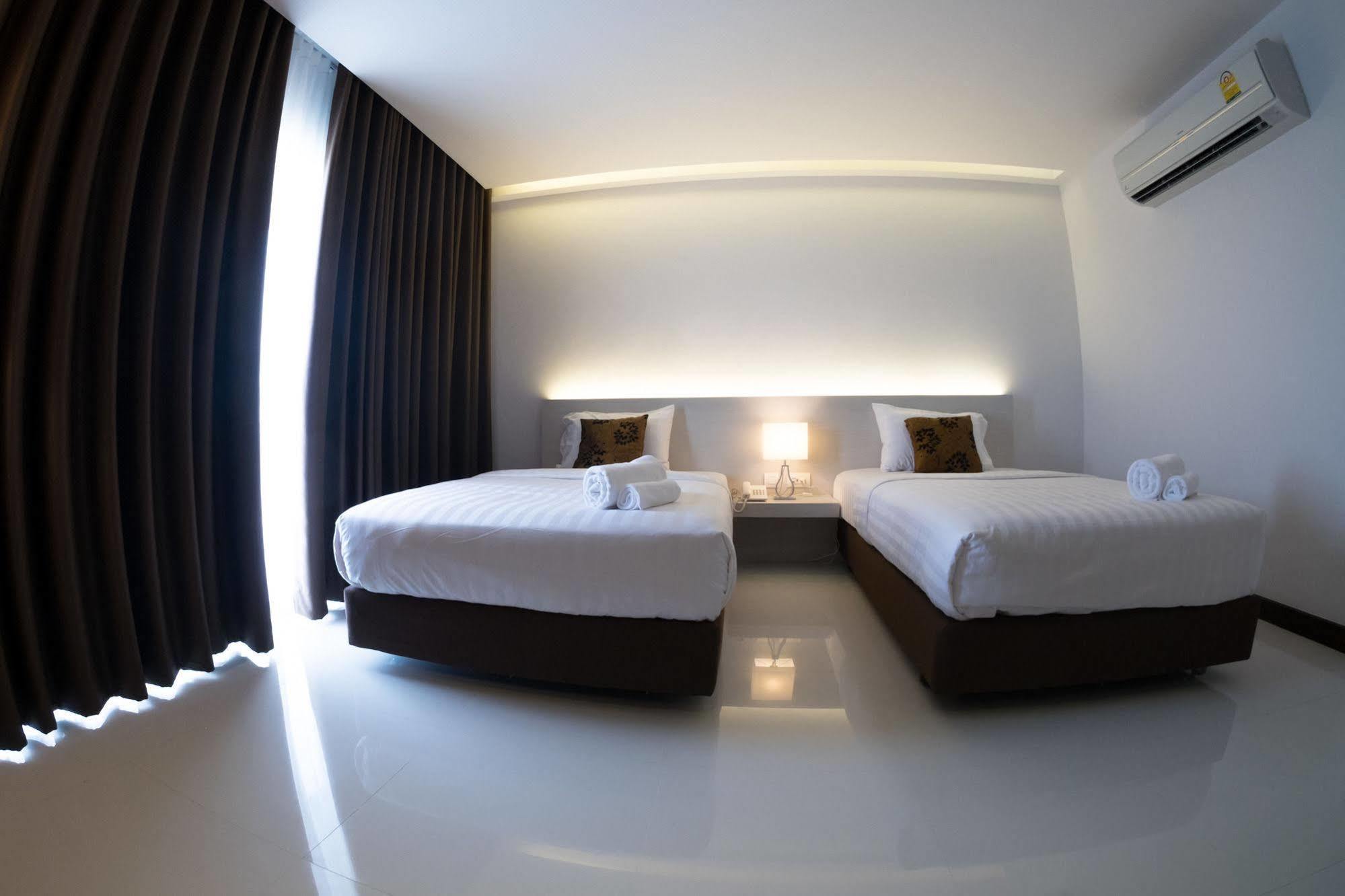 Chaisaeng Villa Singburi Extérieur photo