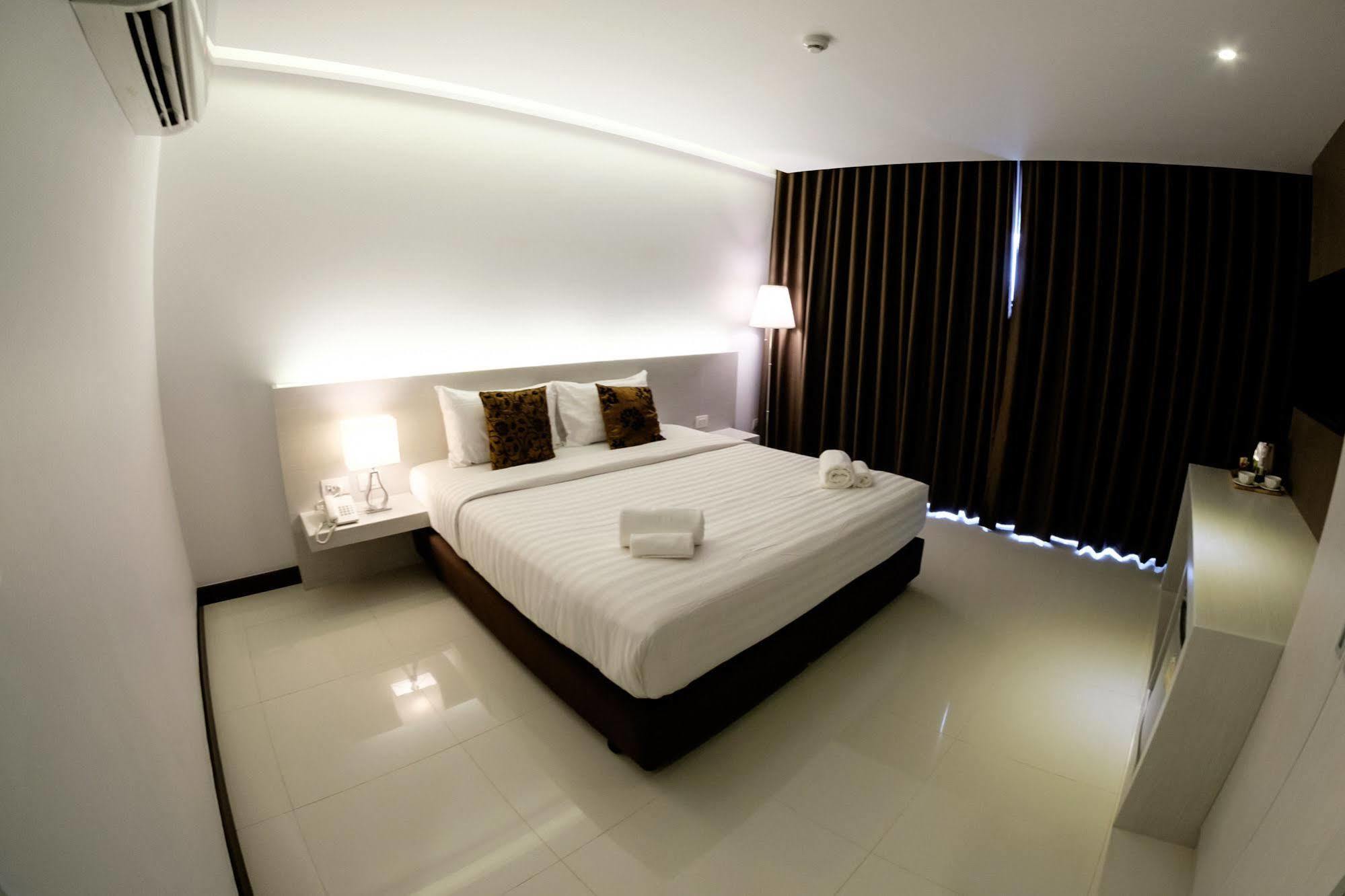 Chaisaeng Villa Singburi Extérieur photo